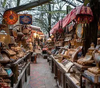 Feira de Antiguidades & Curiosidades