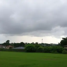 Céu fechado com chuvisco em Itu