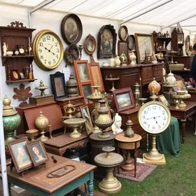 Feira de Antiguidades & Curiosidades